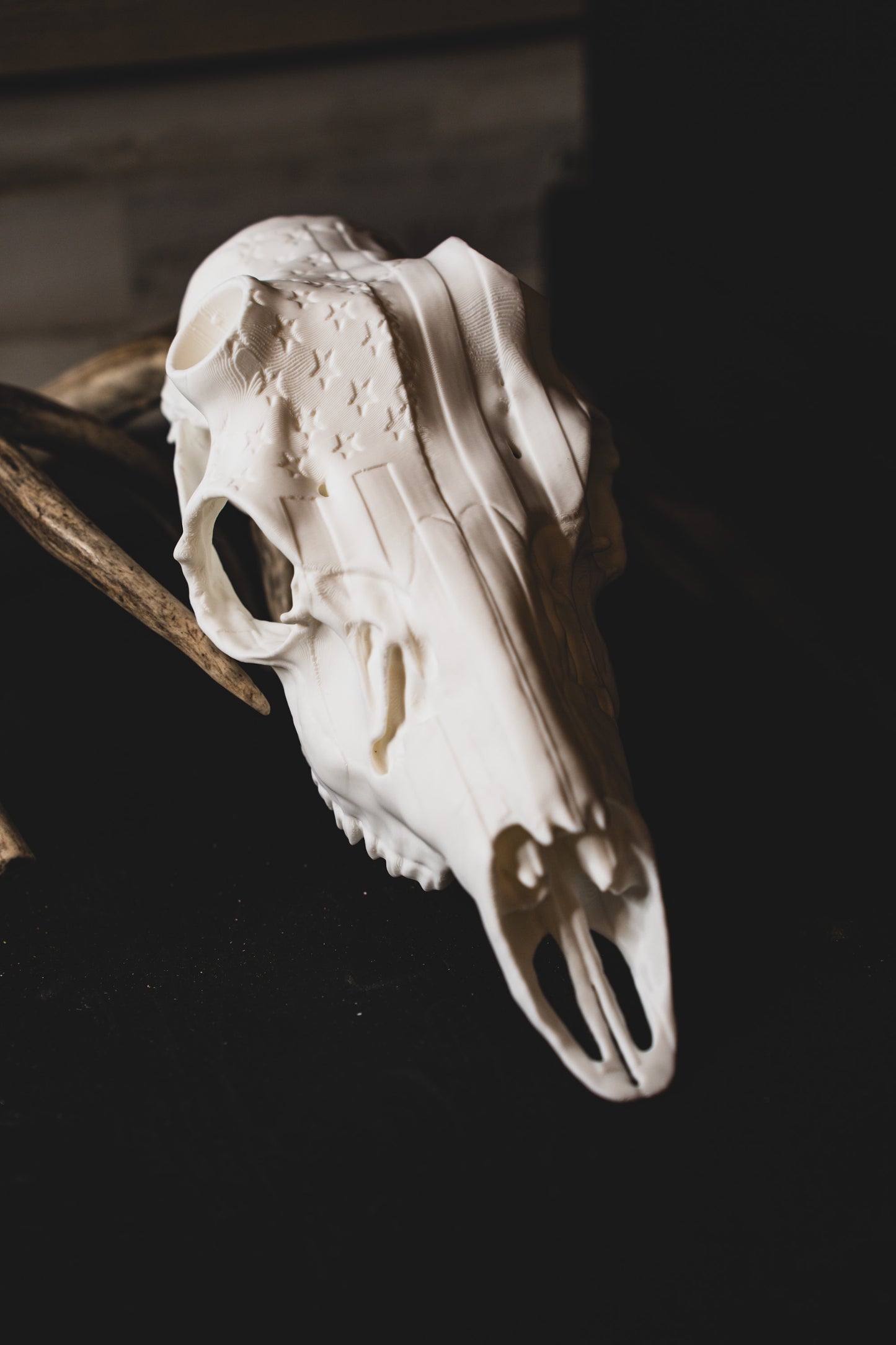 American Flag Engraved Snap Skull - Replica Mount
